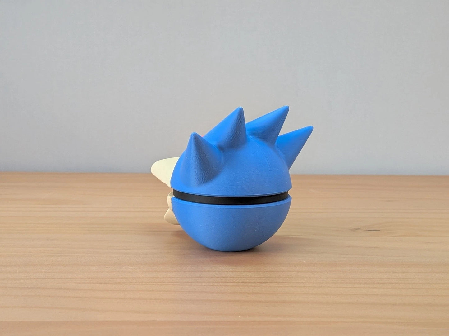 Golduck Ball | Themed Collector Ball