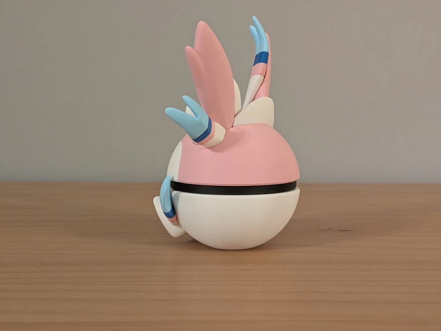 Sylveon Ball | Themed Collector Ball
