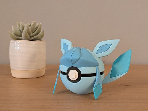 Glaceon Ball | Themed Collector Ball