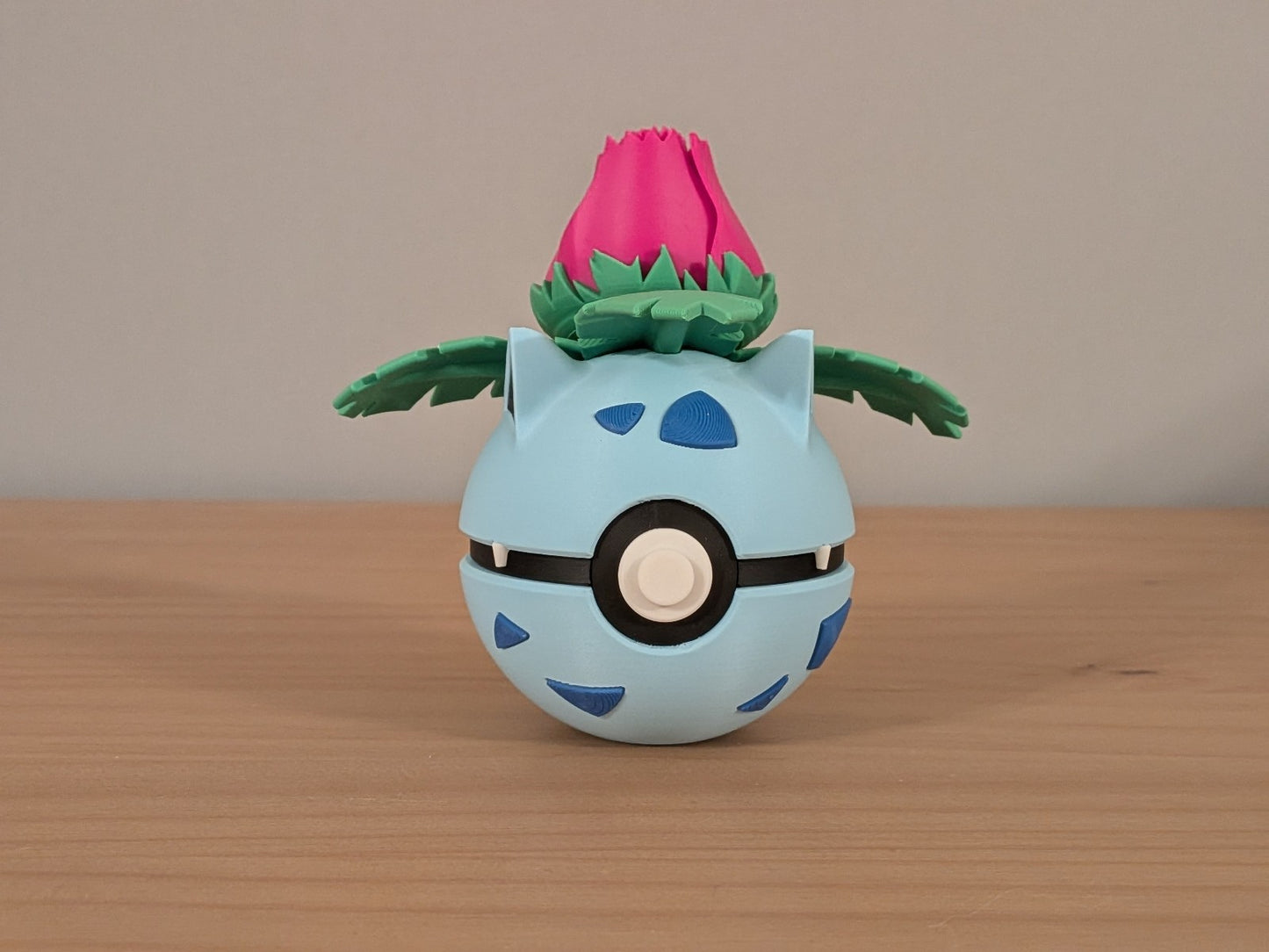 Ivysaur Ball | Themed Collector Ball