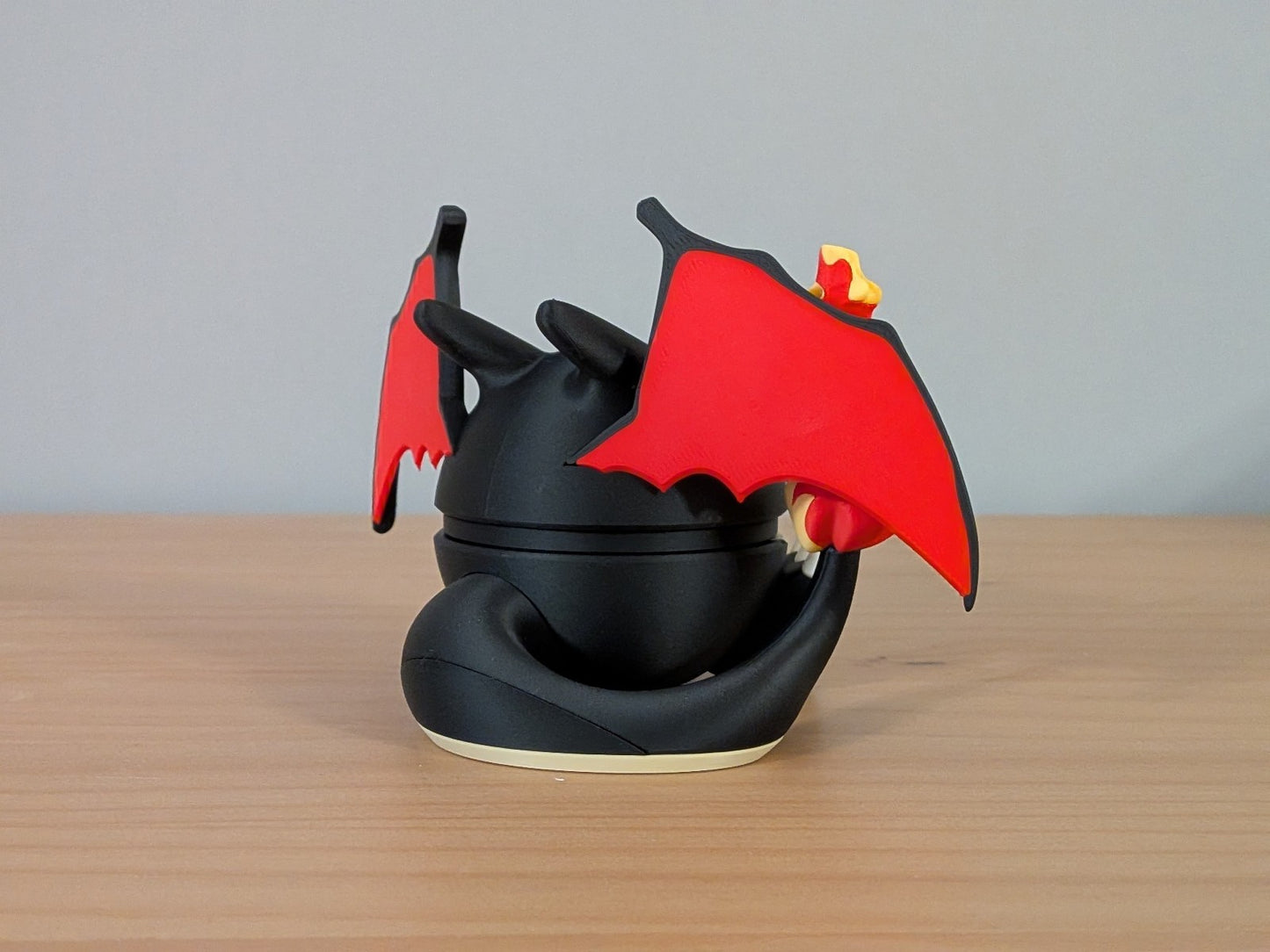 Shiny Charizard Ball | Themed Collector Ball