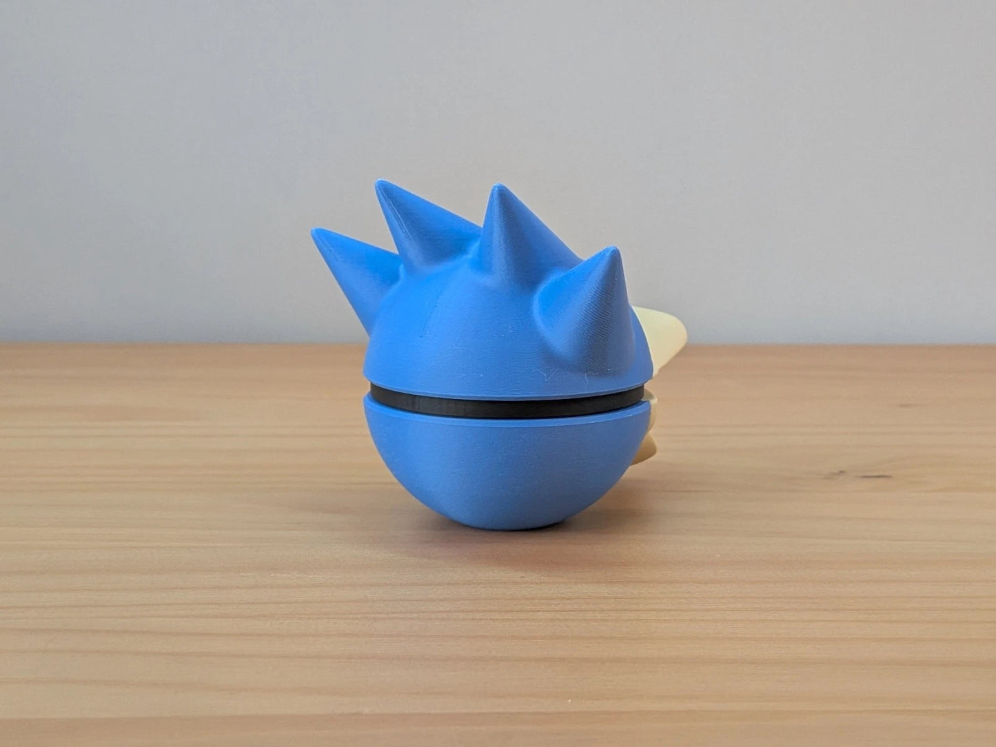Golduck Ball | Themed Collector Ball