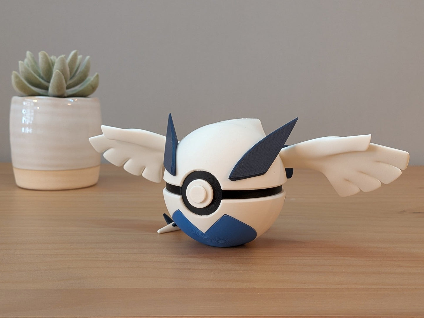 Lugia Ball | Themed Collector Ball