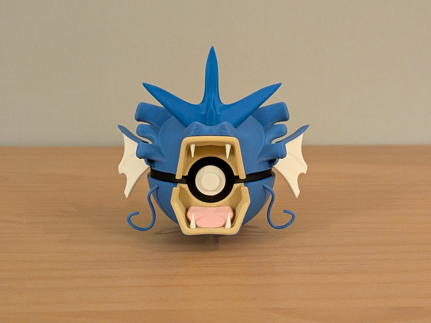 Gyarados Ball | Themed Collector Ball