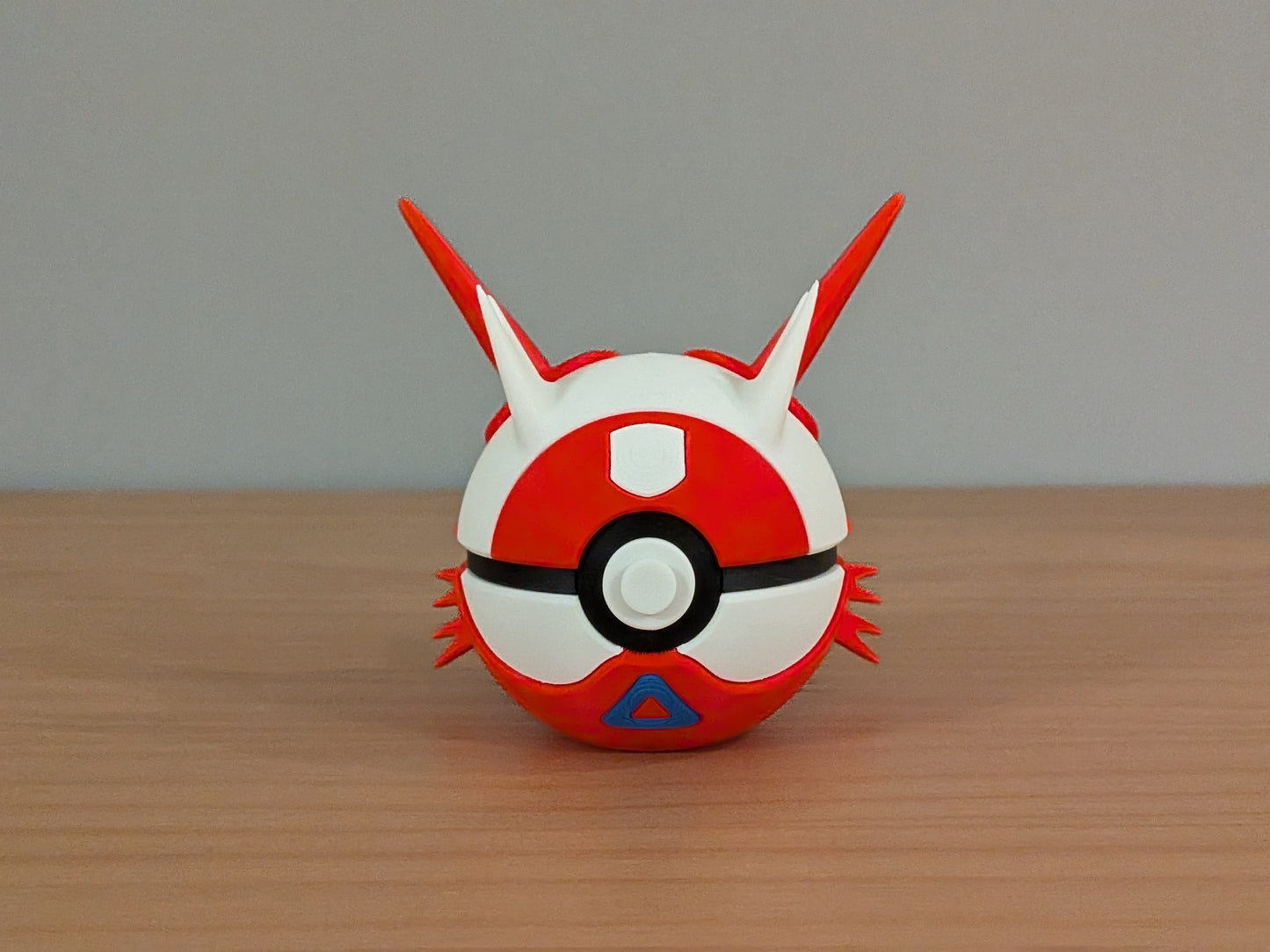 Latias Ball | Themed Collector Ball