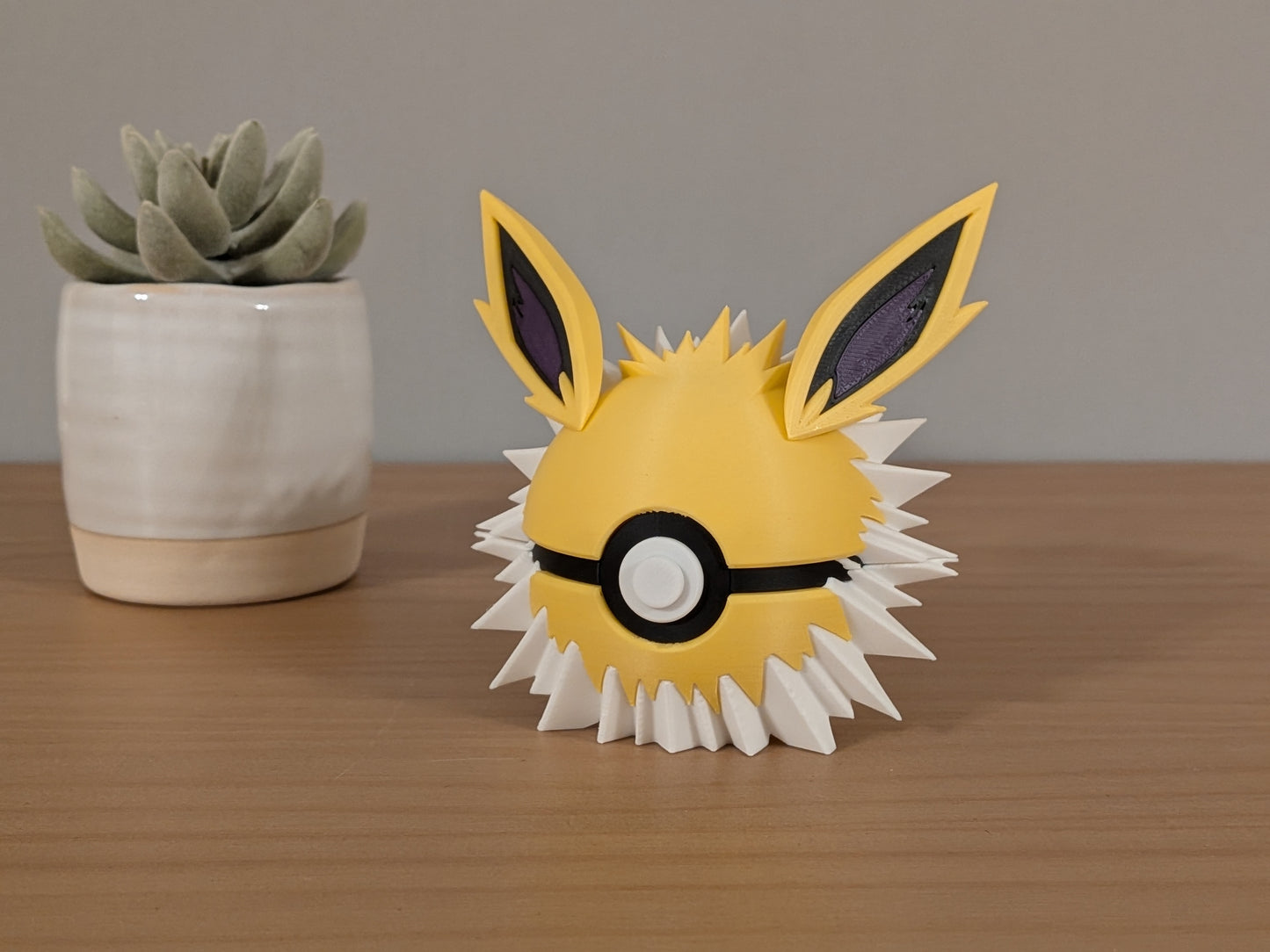 Jolteon Ball | Themed Collector Ball