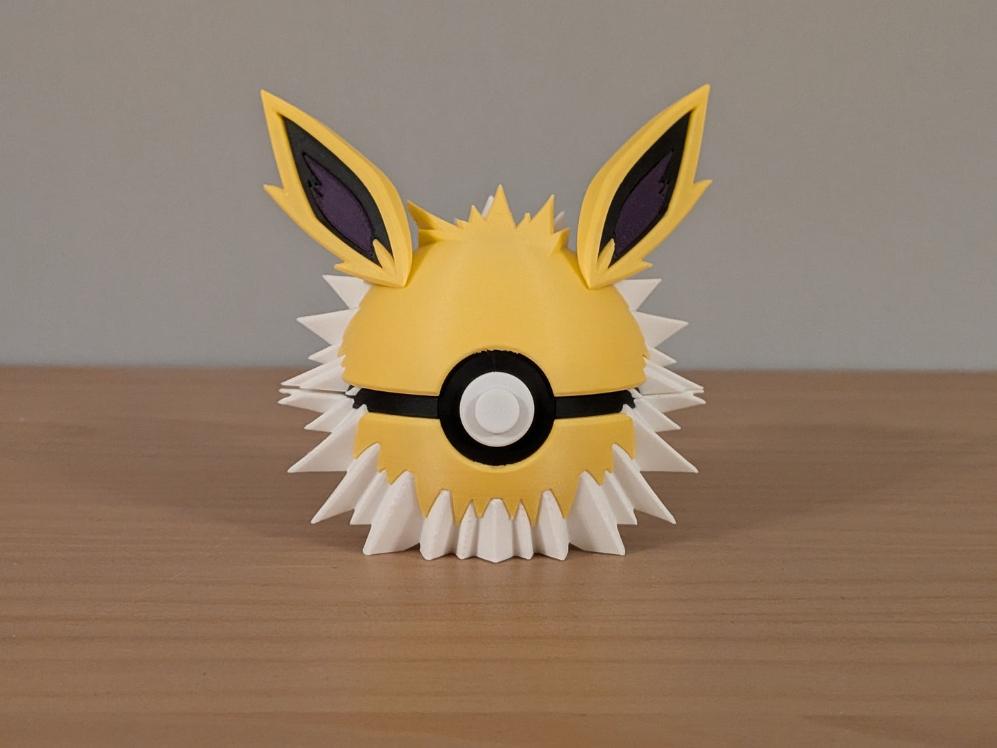 Jolteon Ball | Themed Collector Ball