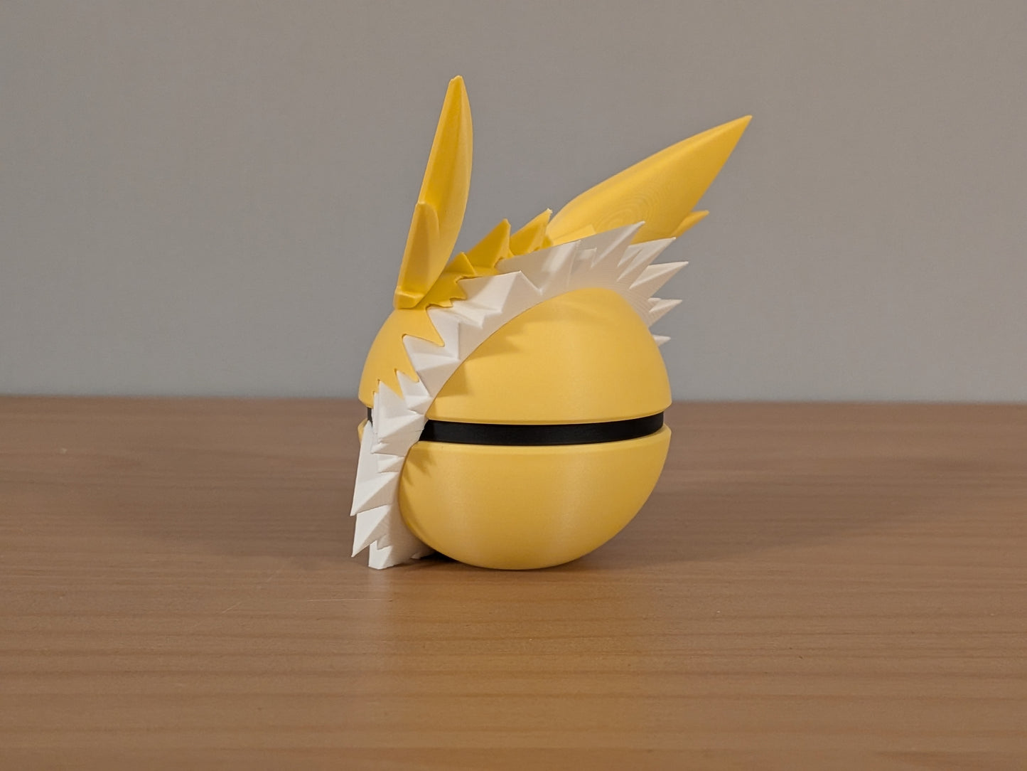 Jolteon Ball | Themed Collector Ball