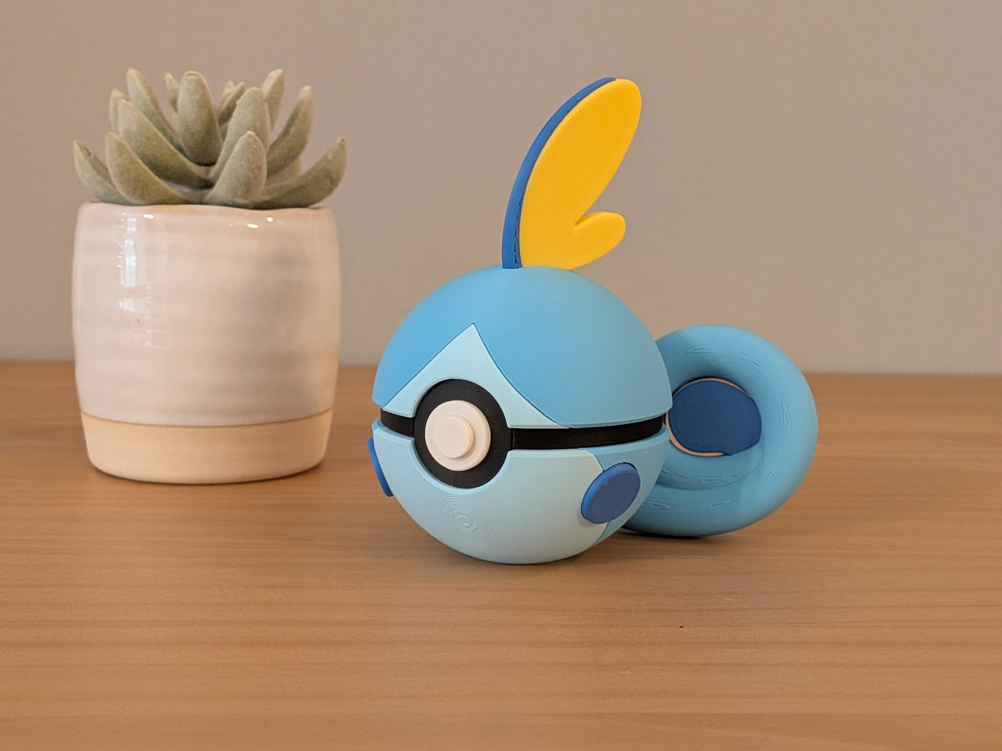 Sobble Ball | Themed Collector Ball