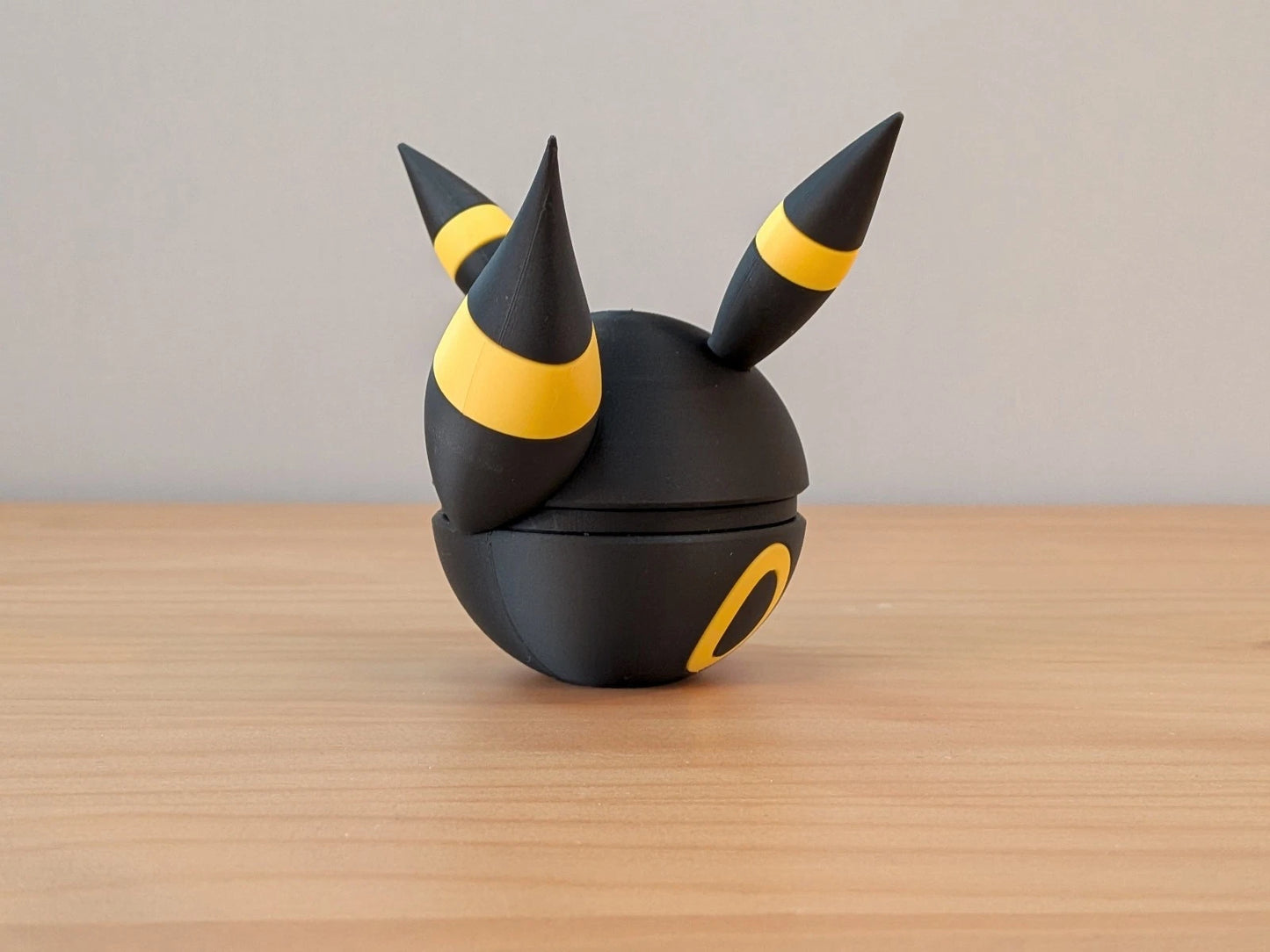 Umbreon Ball | Themed Collector Ball