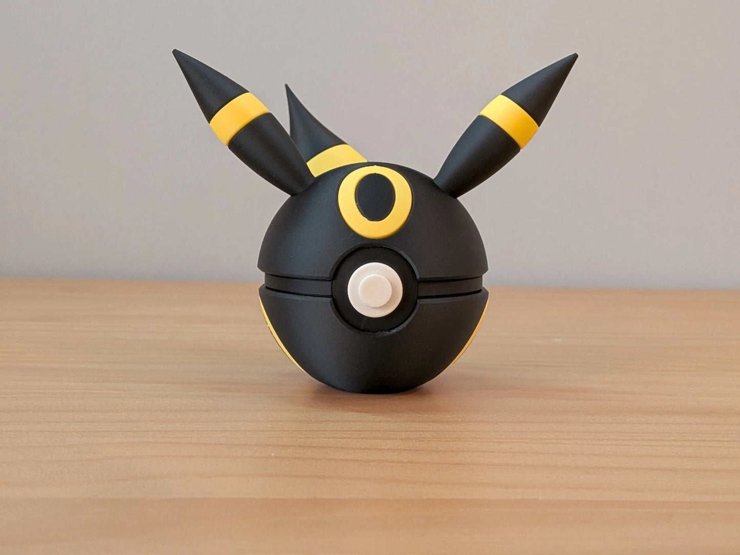 Umbreon Ball | Themed Collector Ball