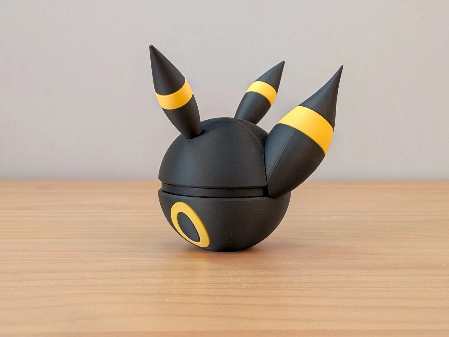 Umbreon Ball | Themed Collector Ball